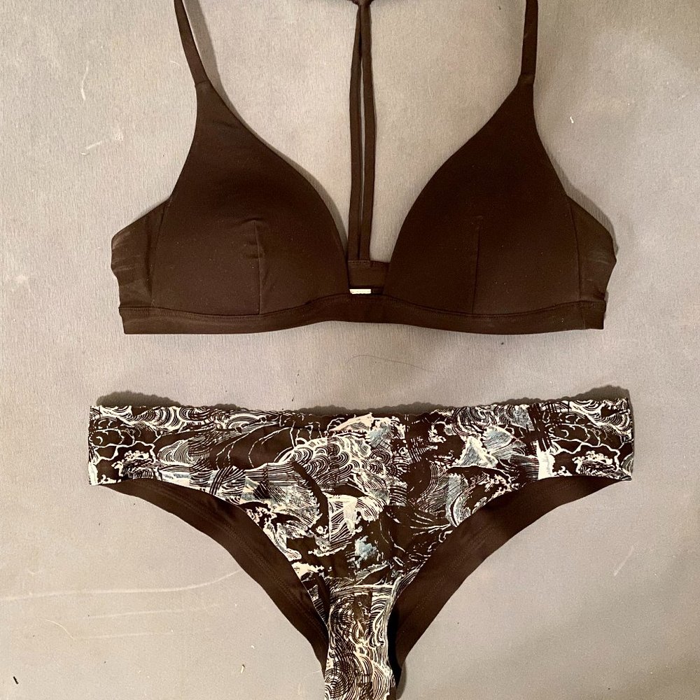 Lululemon Bikini, size 8